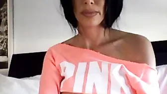 missadri beauty sucks penis