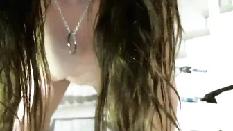 christineash Naughty kurva fingering vagina in the shower
