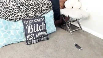 kandie_monaee Slender chick masturbates shaved pussy