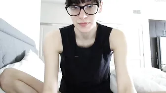 jewel24 Charming confused girlfriend fucks holes