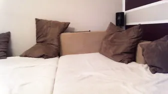 pussyloverxfunny The calf jerks off and cums