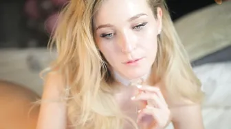 kirsten_xxx caresses his tits