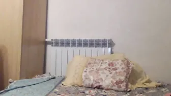 magiclilyback Cute chick masturbates juicy twat