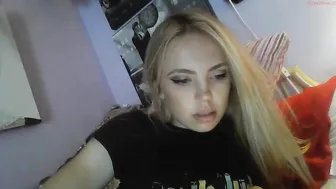 yourbabylynn23 chaturbate the bitch paid the courier for the pizza