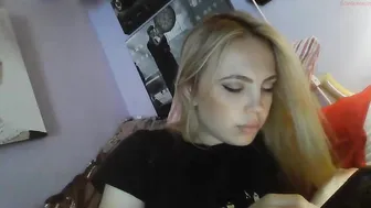 yourbabylynn23 chaturbate the bitch paid the courier for the pizza