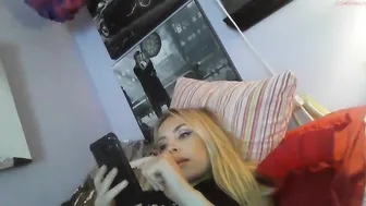 yourbabylynn23 chaturbate the obstinate confused gorgeous jerks off