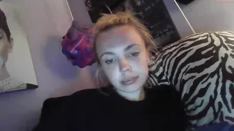 yourbabylynn23 chaturbate sexy babe dancing striptease