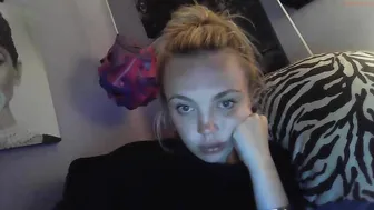 yourbabylynn23 chaturbate sexy babe dancing striptease