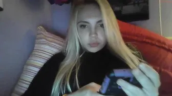 yourbabylynn23 chaturbate amazing wench fucks herself with sex toys