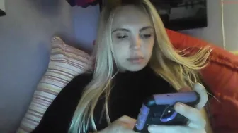 yourbabylynn23 chaturbate amazing wench fucks herself with sex toys