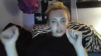 yourbabylynn23 chaturbate pretty woman with perfect figure shows her skills on a pole