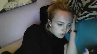 yourbabylynn23 chaturbate pretty woman with perfect figure shows her skills on a pole