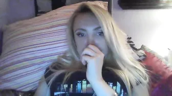 yourbabylynn23 chaturbate nude slut masturbates shaved vagina