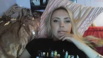 yourbabylynn23 chaturbate naughty babe caresses vaginal hole
