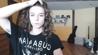 classy_cassie chaturbate big breasted bitch posing in lingerie