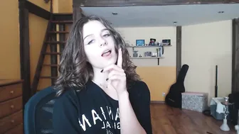 classy_cassie chaturbate big breasted bitch posing in lingerie