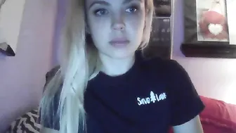 yourbabylynn23 chaturbate busty young lady rides sex toy