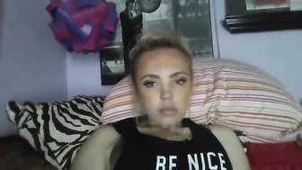 yourbabylynn23 chaturbate gorgeous slut gives big boobs