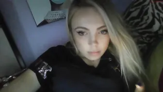 yourbabylynn23 chaturbate gorgeous blonde seduces with big tits