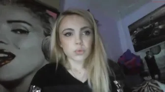 yourbabylynn23 chaturbate gorgeous blonde seduces with big tits