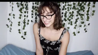 issyeden chaturbate openwork babe turns with juicy tits