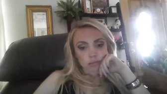 yourbabylynn23 chaturbate slut in stockings erotically takes off her panties