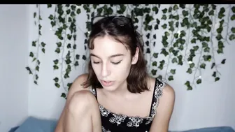 issyeden chaturbate Blonde lady