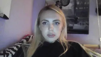 yourbabylynn23 chaturbate cute brown-haired woman performs double fuck