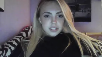 yourbabylynn23 chaturbate cute brown-haired woman performs double fuck