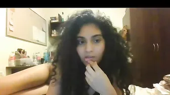 cutelittlearabgirl chaturbate shy babe shows shaved cunt