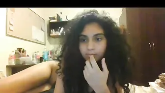 cutelittlearabgirl chaturbate shy babe shows shaved cunt