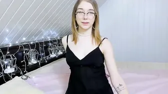 sweetiewow chaturbate big tit babe fucked by a toy