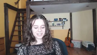 classy_cassie chaturbate cute slut caresses the vagina with fingers