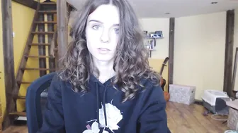 classy_cassie chaturbate busty hottie gently jerks her cunt