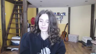 classy_cassie chaturbate busty hottie gently jerks her cunt