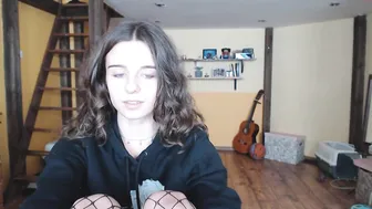 classy_cassie chaturbate busty hottie gently jerks her cunt