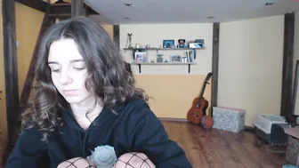 classy_cassie chaturbate busty hottie gently jerks her cunt