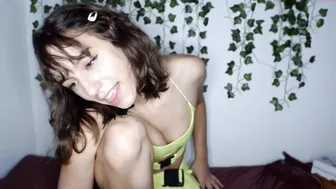 issyeden chaturbate luxurious babe fucks pussy relish