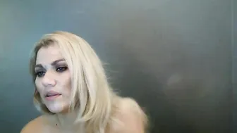 yourfavoritemom82 chaturbate charming babe caresses tits