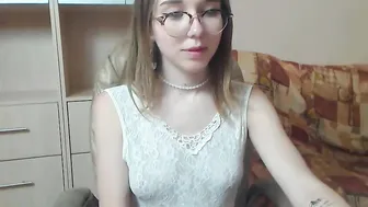 sweetiewow chaturbate perfect young lady striking chic ass