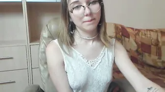 sweetiewow chaturbate perfect young lady striking chic ass
