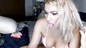 yourfavoritemom82 chaturbate shrew harlot fucks with a vibrator