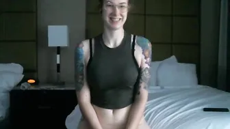 sexandhappiness chaturbate busty beauty takes off her underwear