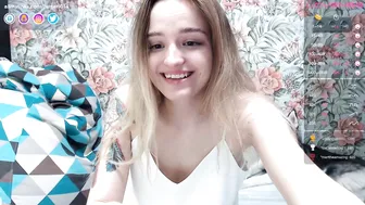 fumari014 chaturbate attractive cockroach shows tanned body