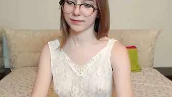 sweetiewow chaturbate cool girl masturbates anus