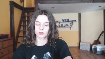 classy_cassie chaturbate whore babe jerks off through panties