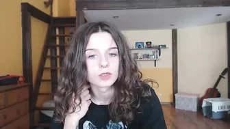 classy_cassie chaturbate whore babe jerks off through panties