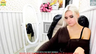 alexis_coy chaturbate crazy chick caresses natural tits