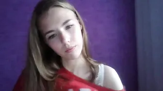 zuzelica chaturbate adult mare jerks both holes with fingers