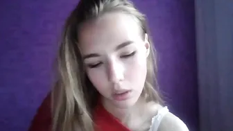 zuzelica chaturbate adult mare jerks both holes with fingers